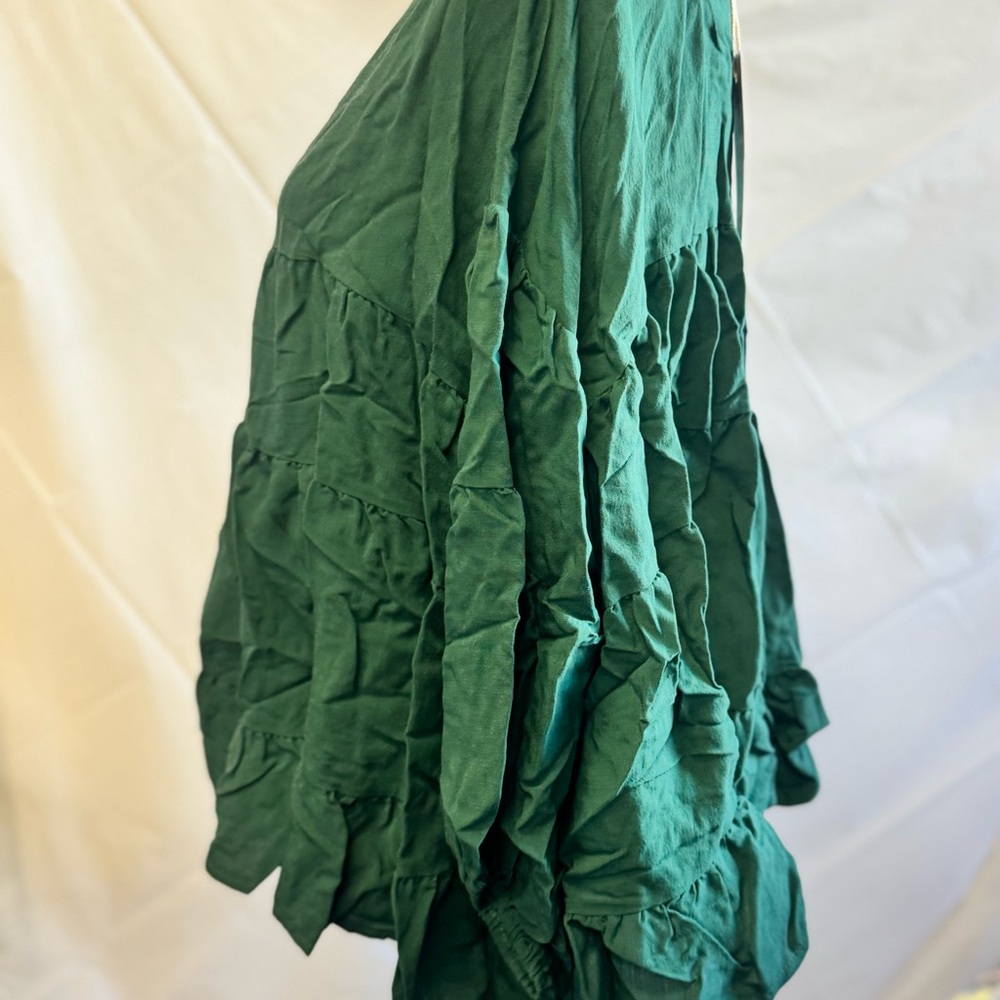 Woman’s NWT Emerald green Boutique Top Size Medium MSRP $68 - Picture 3 of 7